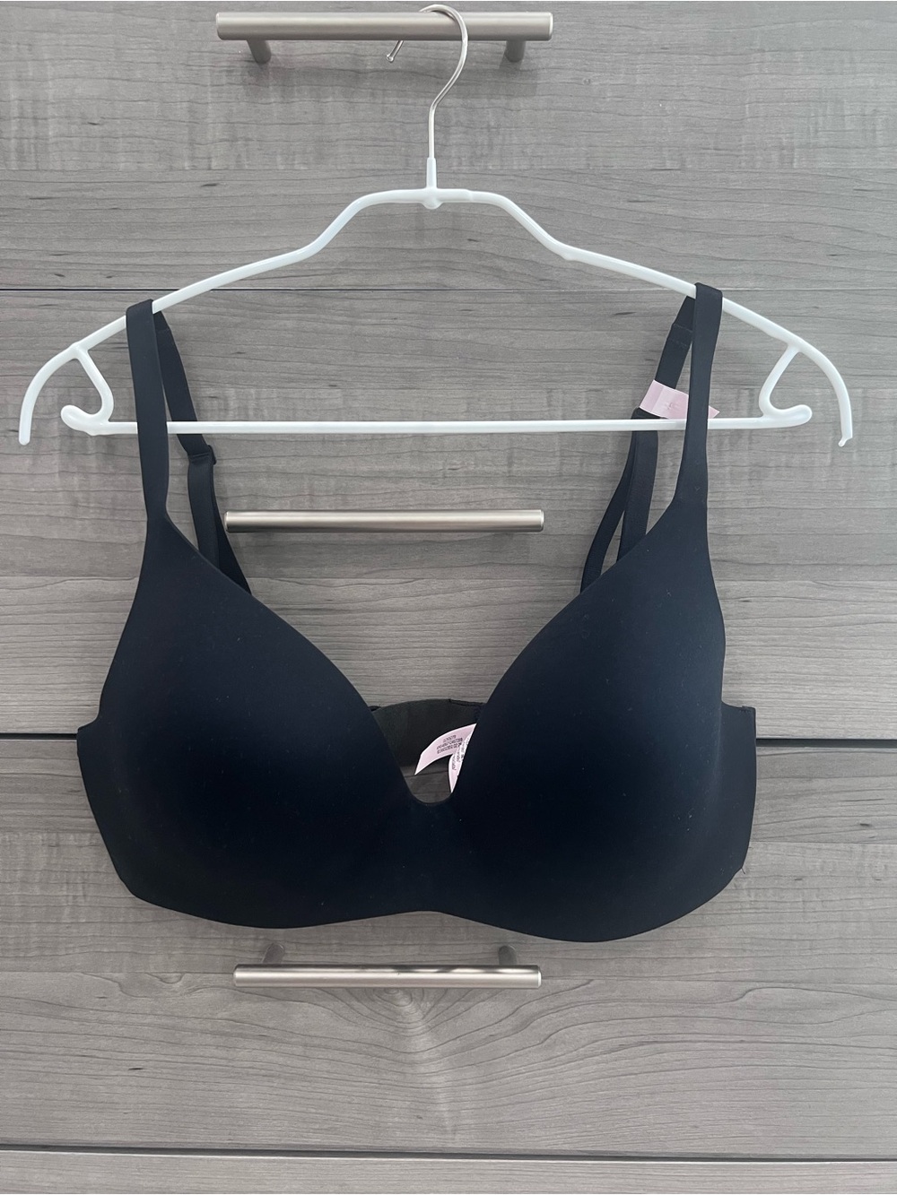 Victoria's Secret body by Victoria plunge bra black 36D new with tags